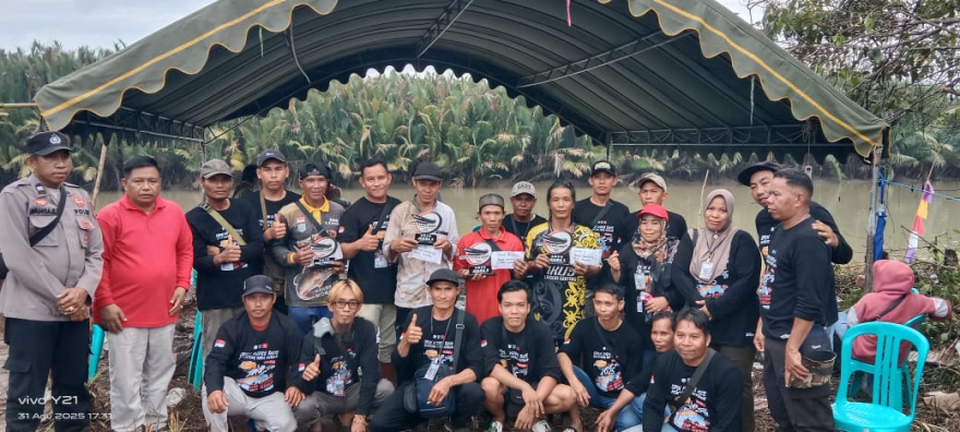 Semarak Balap Ketinting di Desa Kerang Batu Engau Paser Kalimantan Timur: Warga Antusias Saksikan Putra Langgai Seluruh Podium Juara